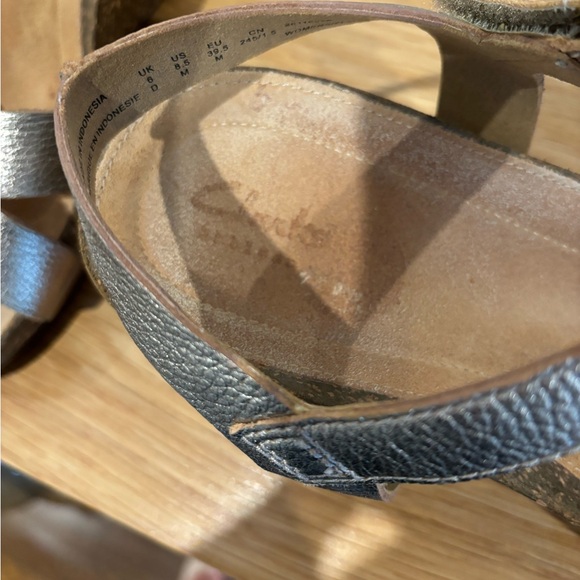 Clarks Temira Compass Mid Heel Silver Wedge Strappy Sandals Women's 8.5 26116256 - Picture 3 of 5